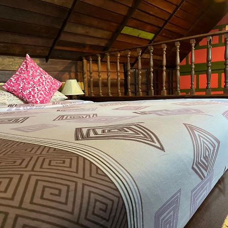 Tamarind Guesthouse Аюттхая Екстер'єр фото