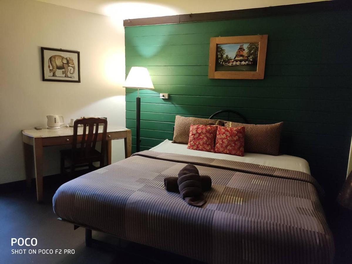 Tamarind Guesthouse Аюттхая Екстер'єр фото