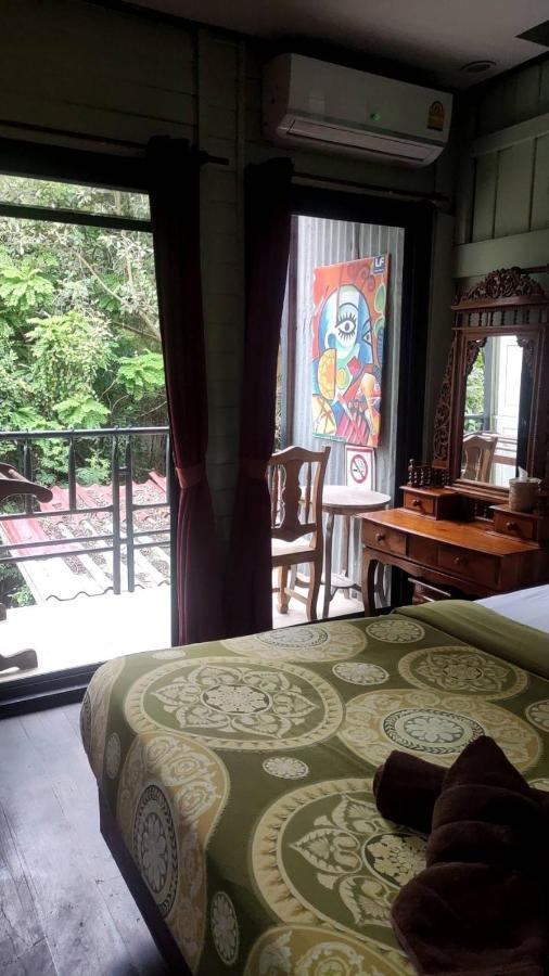 Tamarind Guesthouse Аюттхая Екстер'єр фото