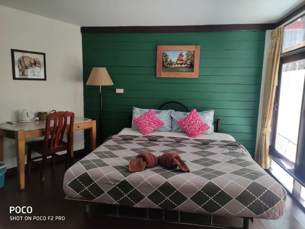 Tamarind Guesthouse Аюттхая Екстер'єр фото