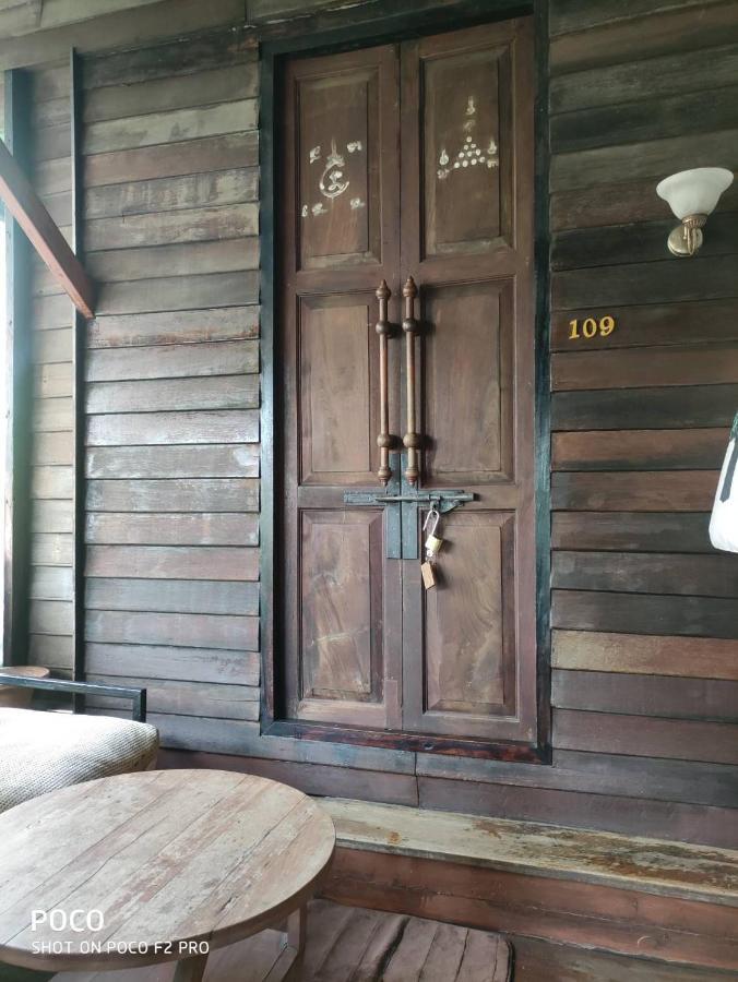 Tamarind Guesthouse Аюттхая Екстер'єр фото