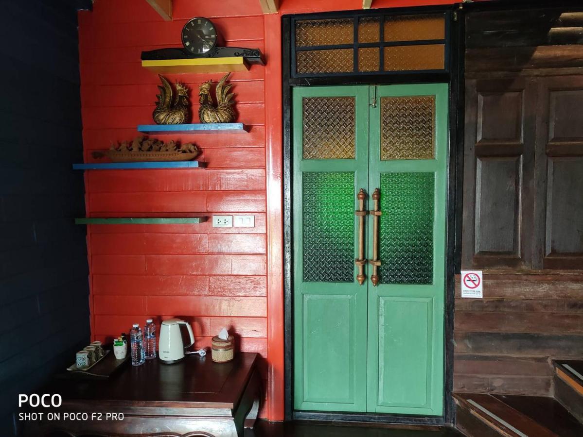 Tamarind Guesthouse Аюттхая Екстер'єр фото
