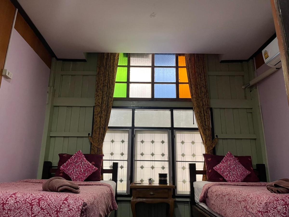 Tamarind Guesthouse Аюттхая Екстер'єр фото
