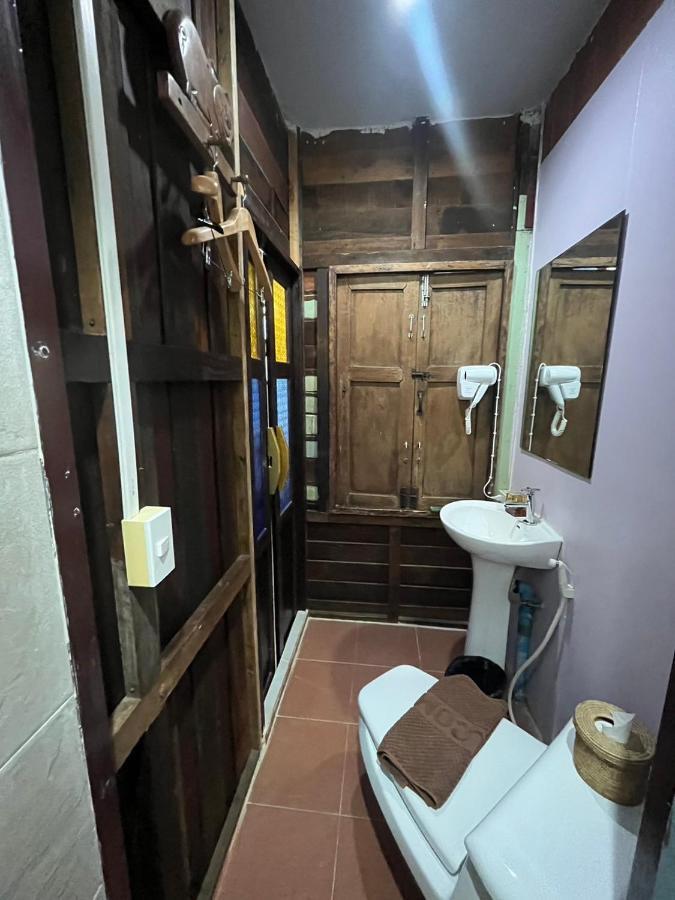 Tamarind Guesthouse Аюттхая Екстер'єр фото
